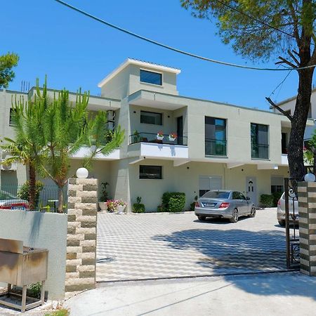 Vila Celaj Hotell Vlorë Exteriör bild