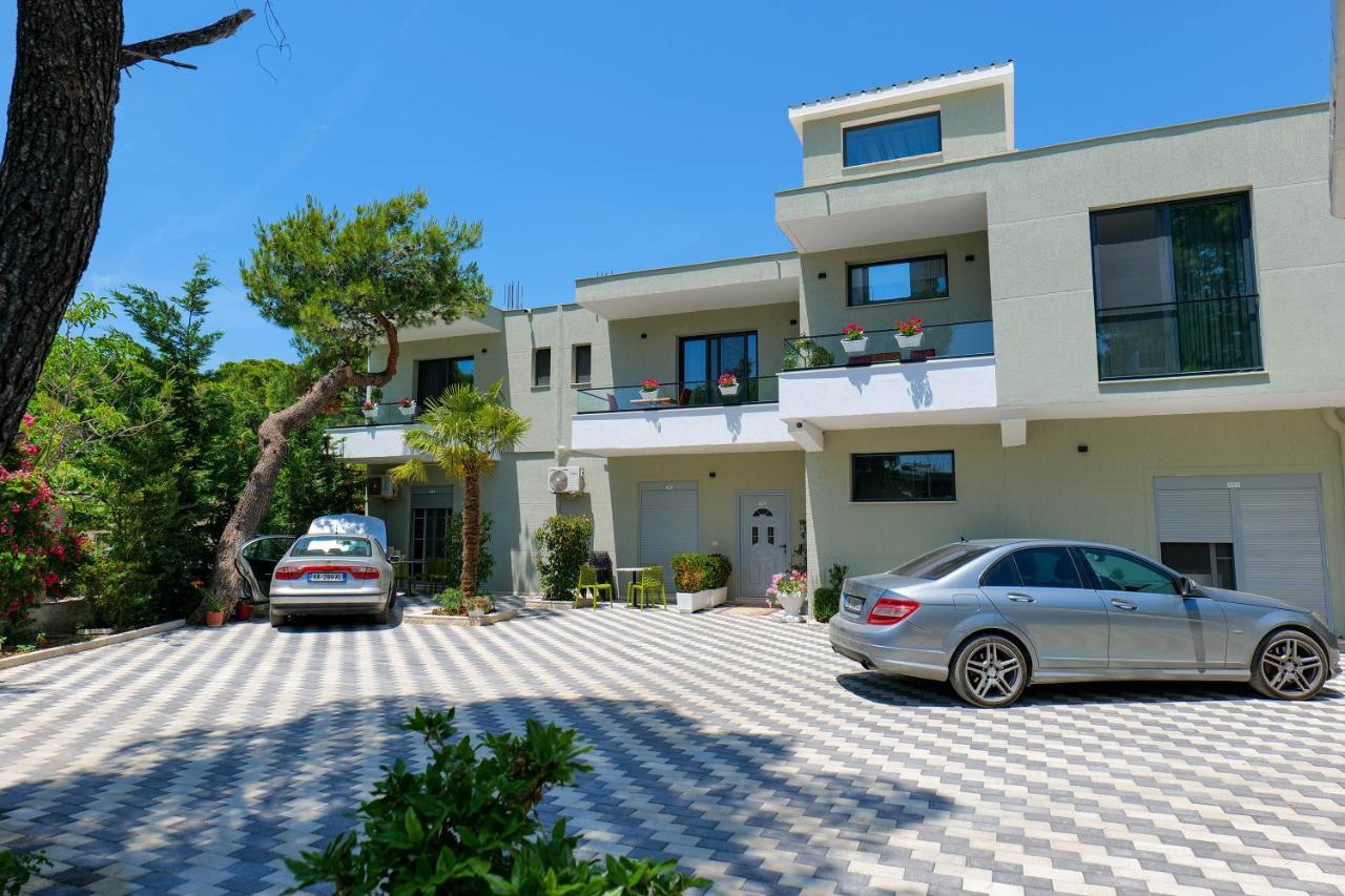 Vila Celaj Hotell Vlorë Exteriör bild