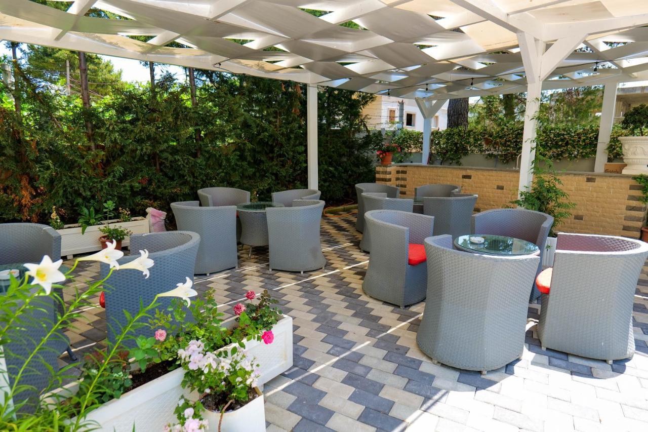 Vila Celaj Hotell Vlorë Exteriör bild
