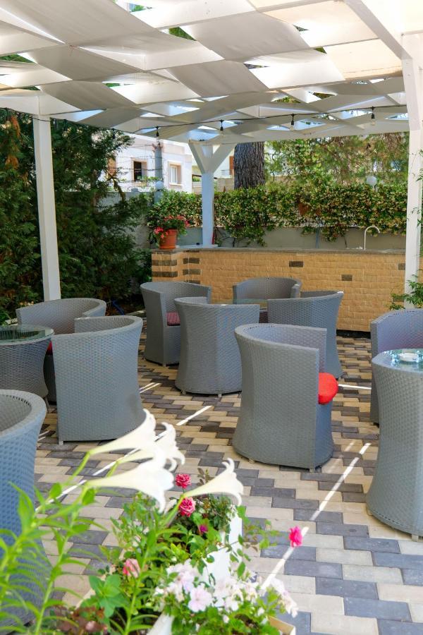 Vila Celaj Hotell Vlorë Exteriör bild