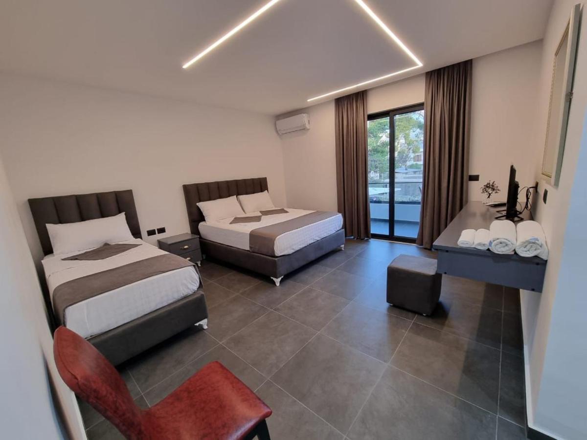 Vila Celaj Hotell Vlorë Exteriör bild