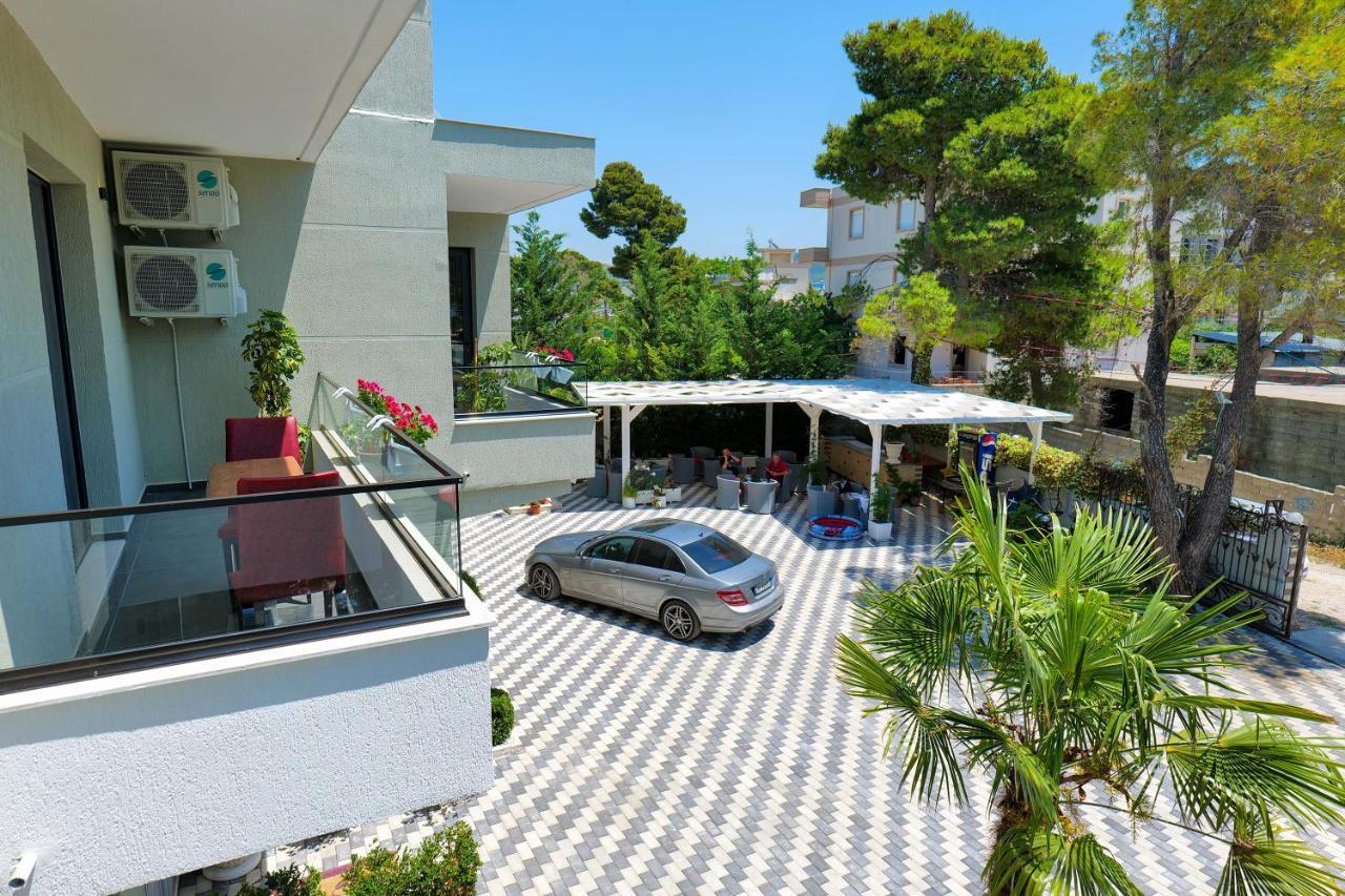 Vila Celaj Hotell Vlorë Exteriör bild