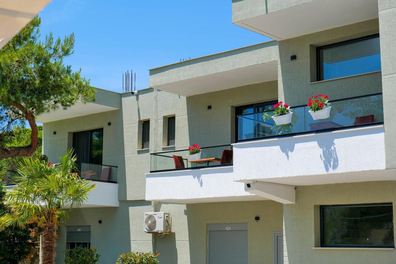 Vila Celaj Hotell Vlorë Exteriör bild