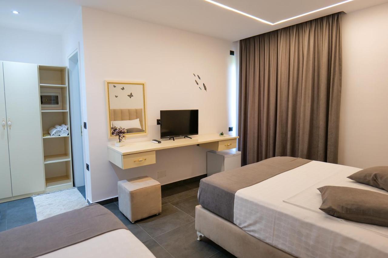 Vila Celaj Hotell Vlorë Exteriör bild