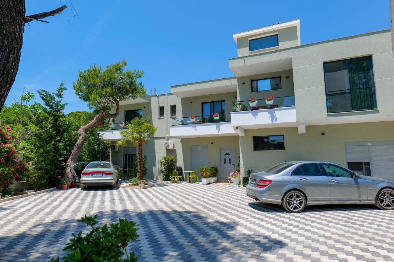 Vila Celaj Hotell Vlorë Exteriör bild