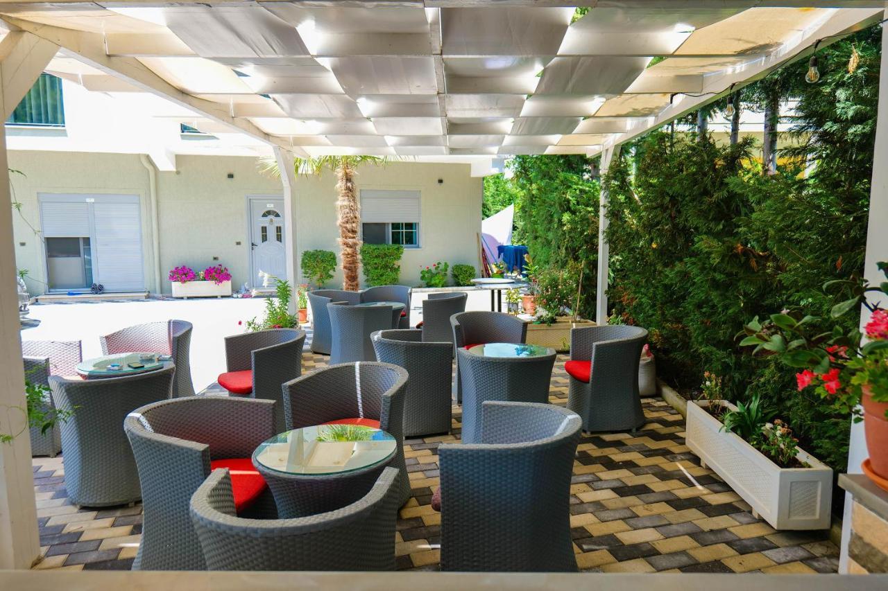 Vila Celaj Hotell Vlorë Exteriör bild